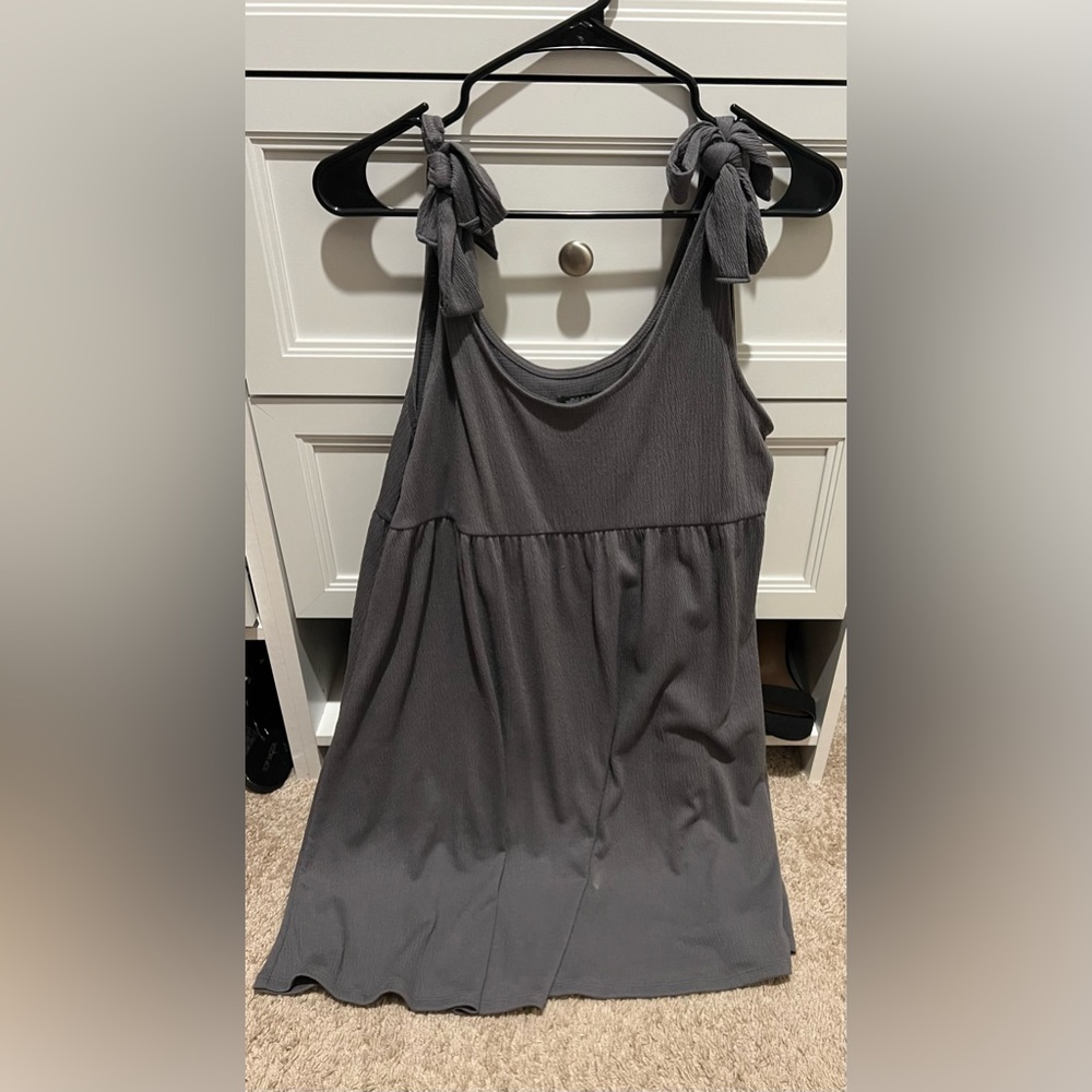 Gray Sleeveless Women's Top with Bow